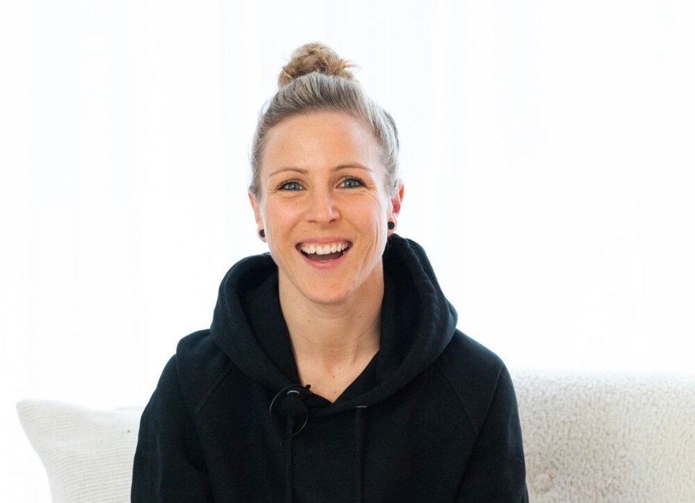 Svenja Huth als Fußball-Expertin bei NDR 2