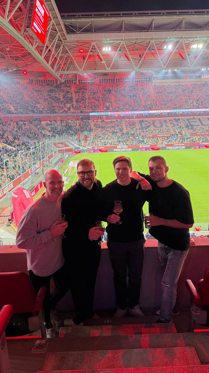 SZ Artists x zwoelfstein