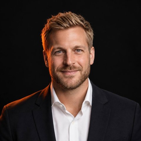 Moritz, Head of Sales bei zwoelfstein (KI-generiertes Porträt)